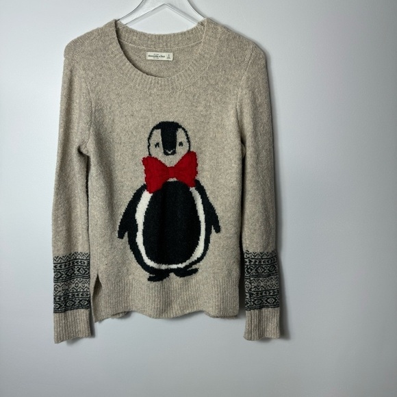 Abercrombie & Fitch Sweaters - Abercrombie & Fitch A&E Penguin Fair Aisle sweater size small 1903